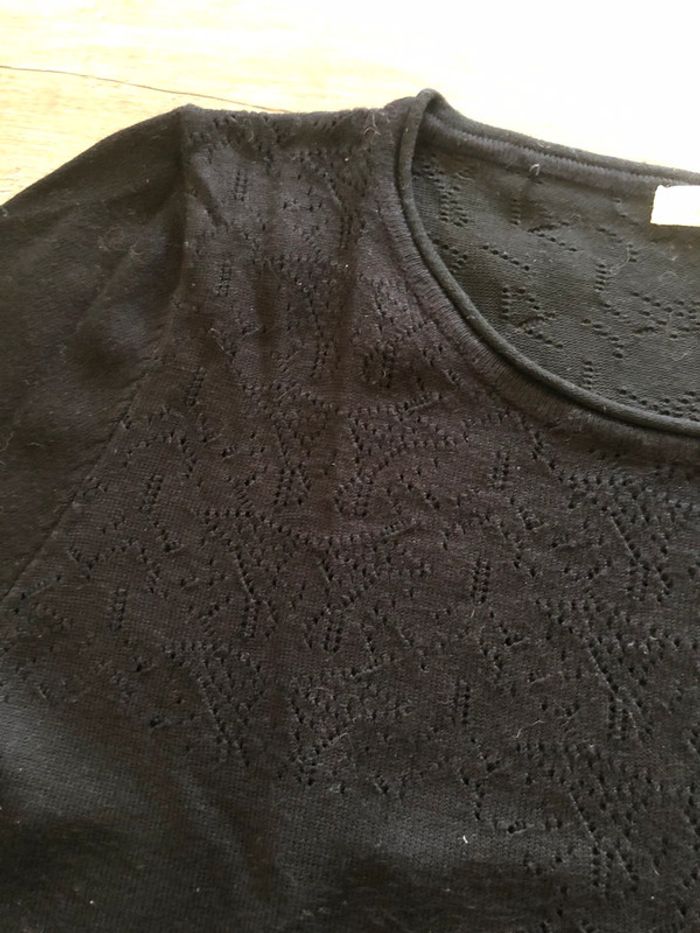 Joli pull noir - photo numéro 2