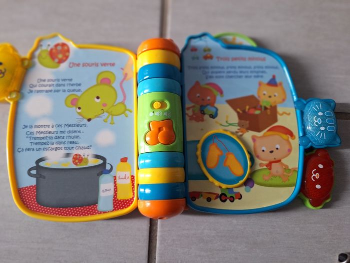 Livre apprentissage v-tech - photo numéro 2