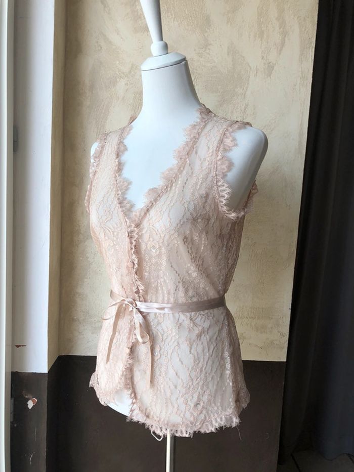 Joli top en dentelle beige Express design studio L