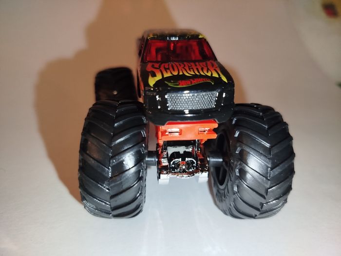 Hot Wheels Monster Truck Scorcher 2025 - photo numéro 6