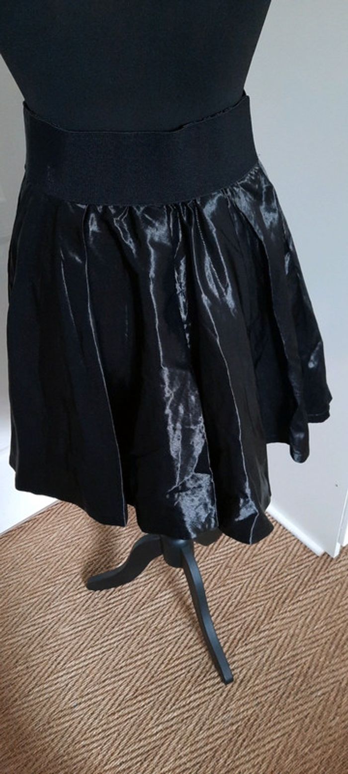 Jupe noire satin de soirée - photo numéro 3