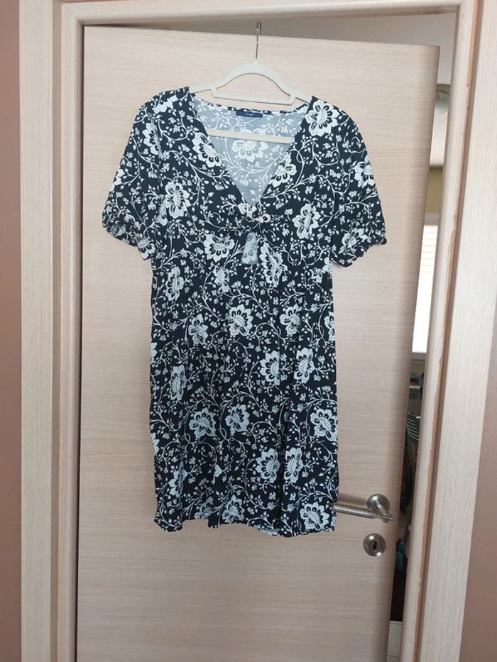 Robe d été imprimé fleurs noire et blanche