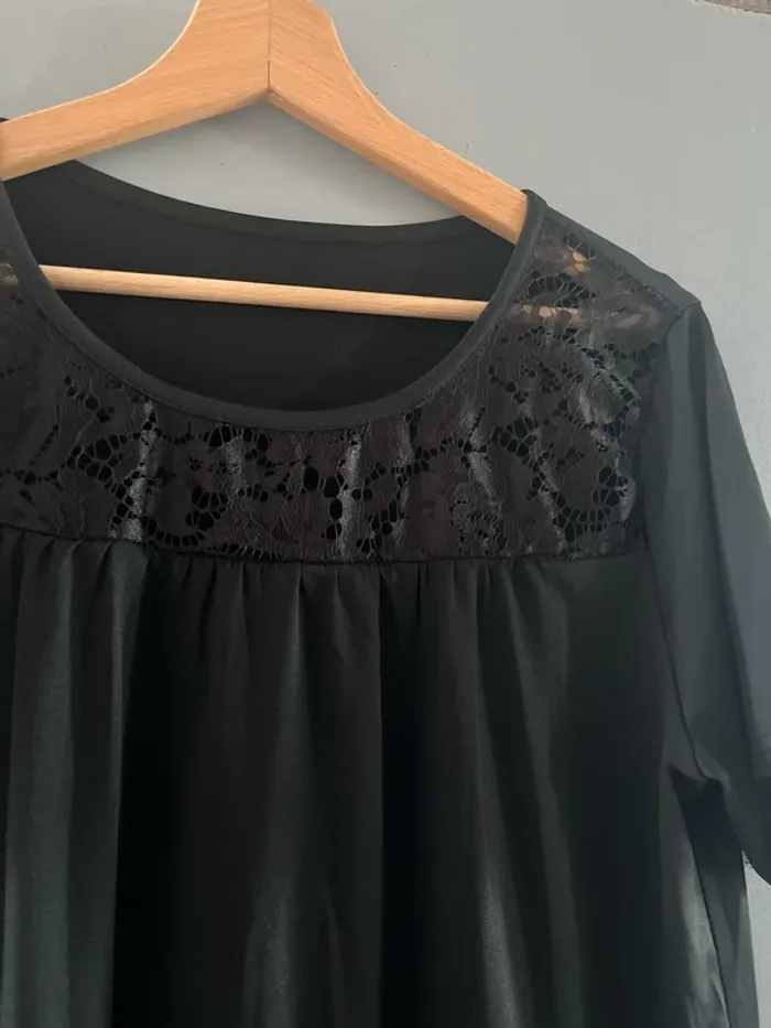 Tee shirt noir dentelle haut en XL - photo numéro 4