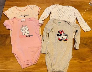 Lot de 4 bodies 2 ans