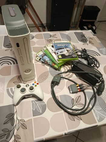 Xbox 360 manette 5 jeux 