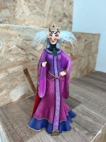 Figurine Méchante Reine Mascarade - haute couture