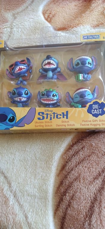 Stitch Disney le coffret neuf 7€