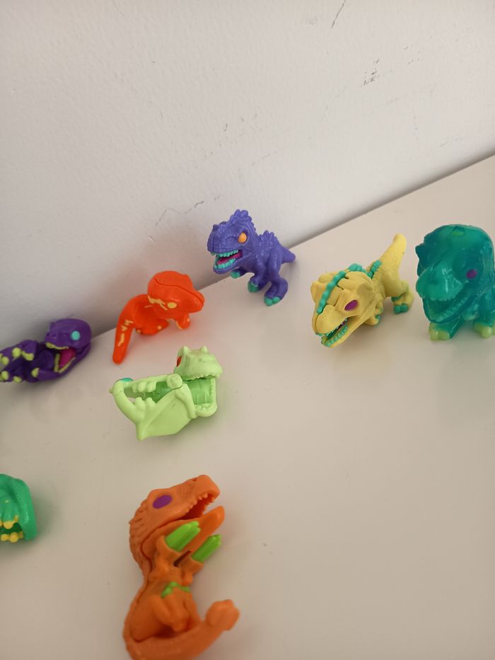 Lot dinosaures kinder - photo numéro 4