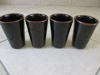 Lot de 4 mugs sans anse en grès