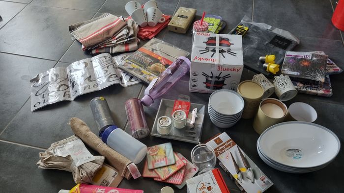 Gros lot cuisine + 40 p neuf  appareil fondue bougie nappes serviettes - photo numéro 4