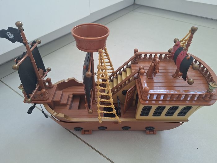 Lot Mickey et Minie, bateau, avion, maison, voitures, personnages - photo numéro 5