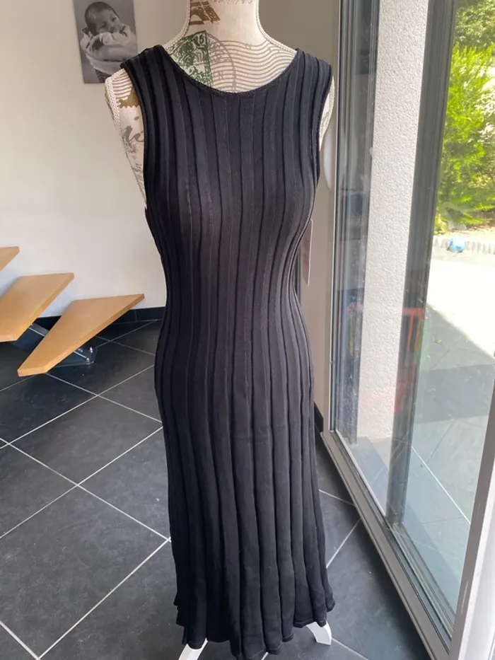 Robe longue noire légère