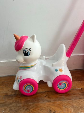 Trotteur poupon licorne