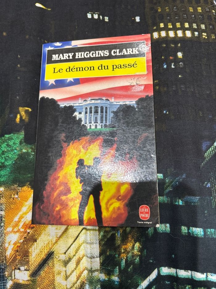 Livre le démon du passé