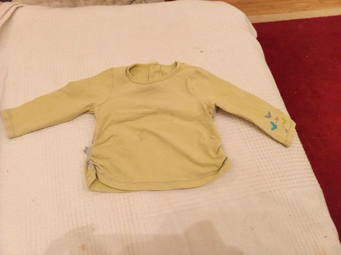 LOT Haut vert fin et pull blanc chaud de 6 à 9 mois - photo numéro 3