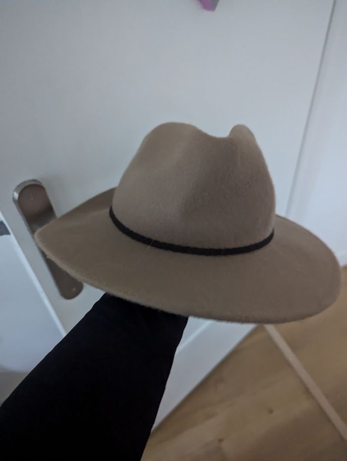 Chapeau neuf - photo numéro 3