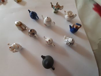 fèves en porcelaine 11 théières