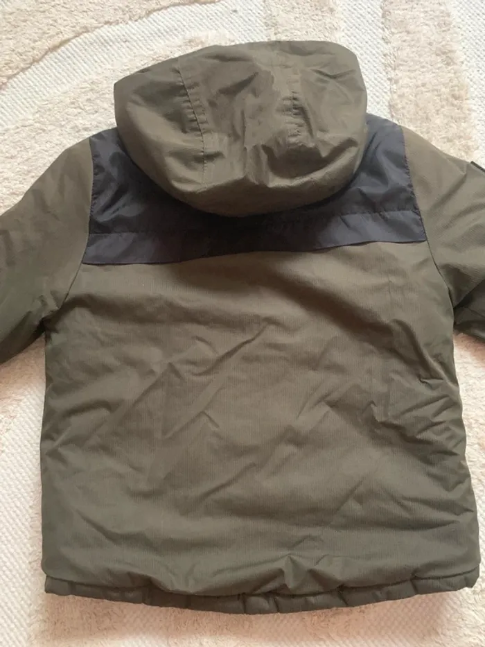 Veste d’hiver kaki et noire – Kiabi – Taille 4 ans (98-107 cm) - photo numéro 4