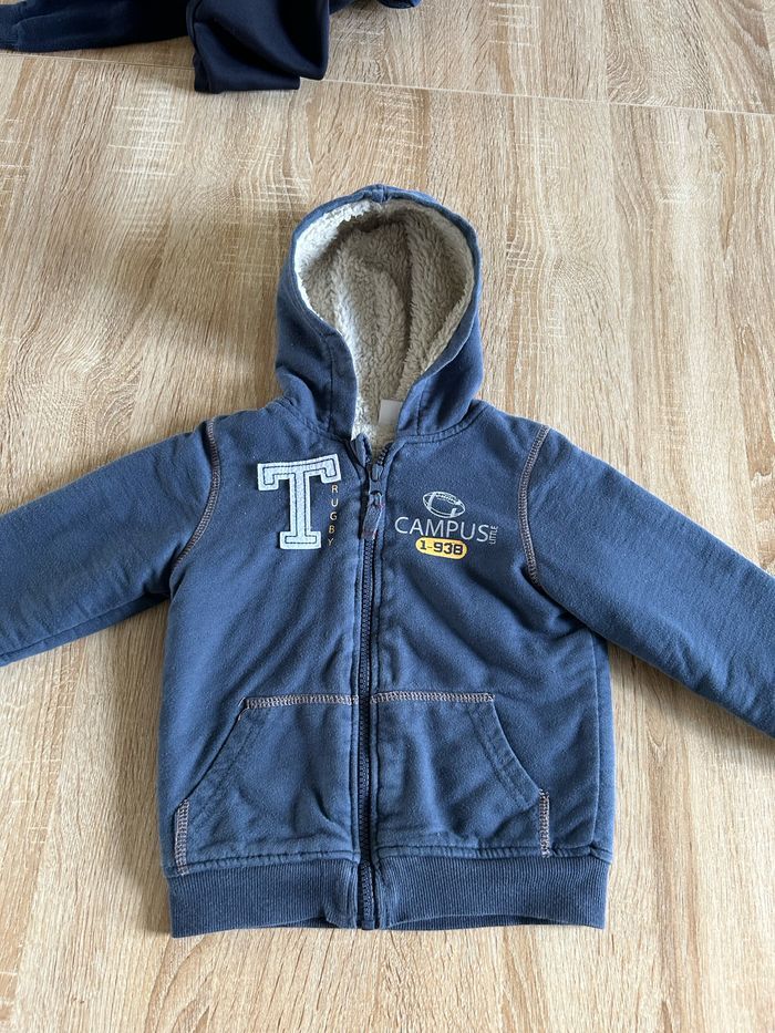 Pull zips à capuche