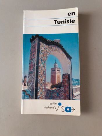 En Tunisie guides visa Hachette