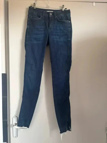 Jeans slim skinny taille 34/Xs neuf