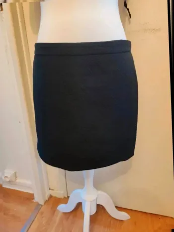 Mini jupe droite texturée noire taille 40
