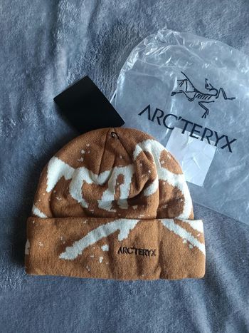 Bonnet Arc'teryx marron