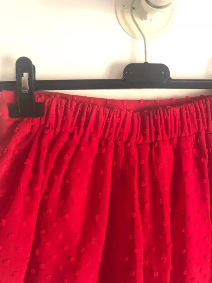 Short Shein rouge et plumetis taille 34/36 - photo numéro 2