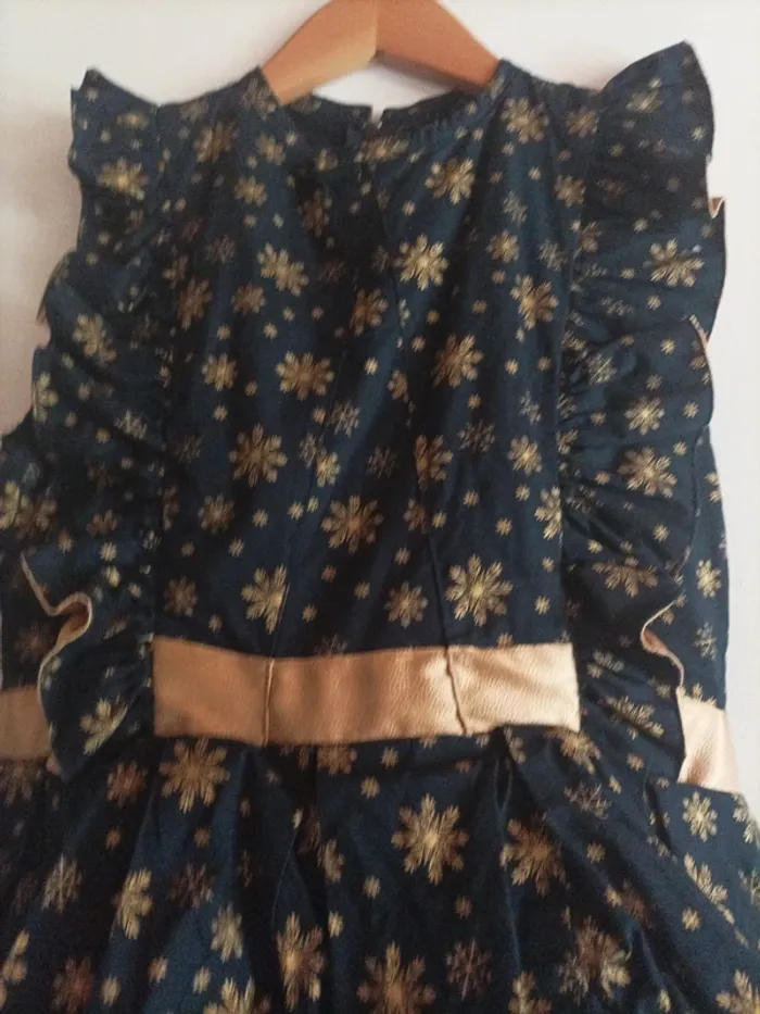 Robe de fête fait main, 8 ans - photo numéro 4