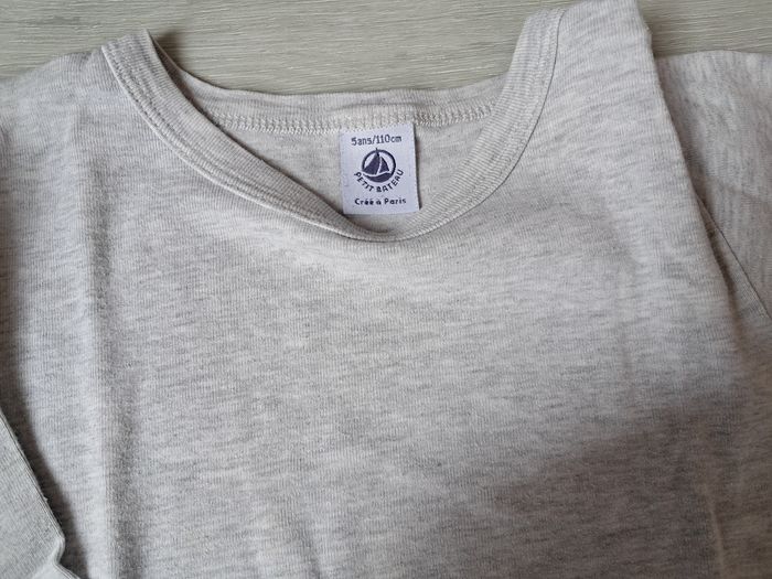 Lot vêtements 5 ans - photo numéro 7