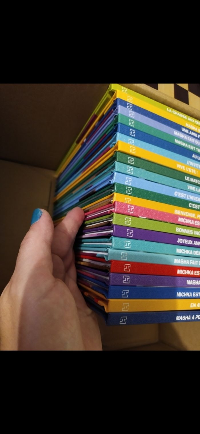 23 livres Masha et Michka neufs - photo numéro 2