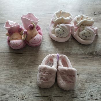 Lot chaussons nourrissons
