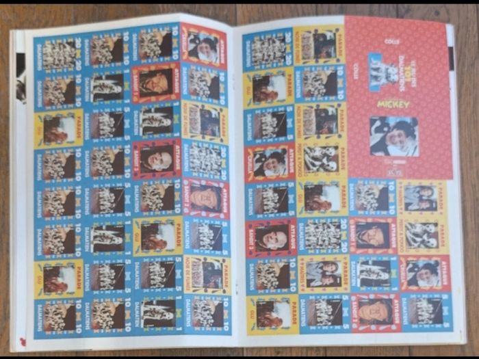 Ancien journal de mickey avec cadeau jeu de cartes 101 dalmatiens N°2337 de 1997 vintage
