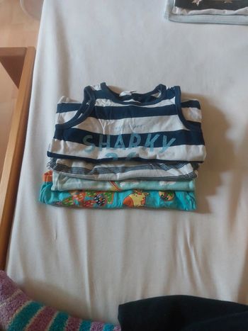 Lot 4 tee-shirt sans manches 6 mois