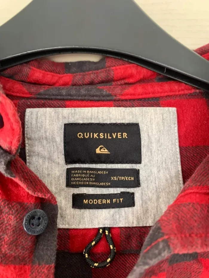 Chemise rouge à carreaux. - photo numéro 3