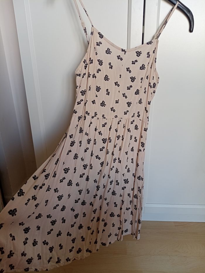 Jolie robe d'été H&M taille 34 - photo numéro 3