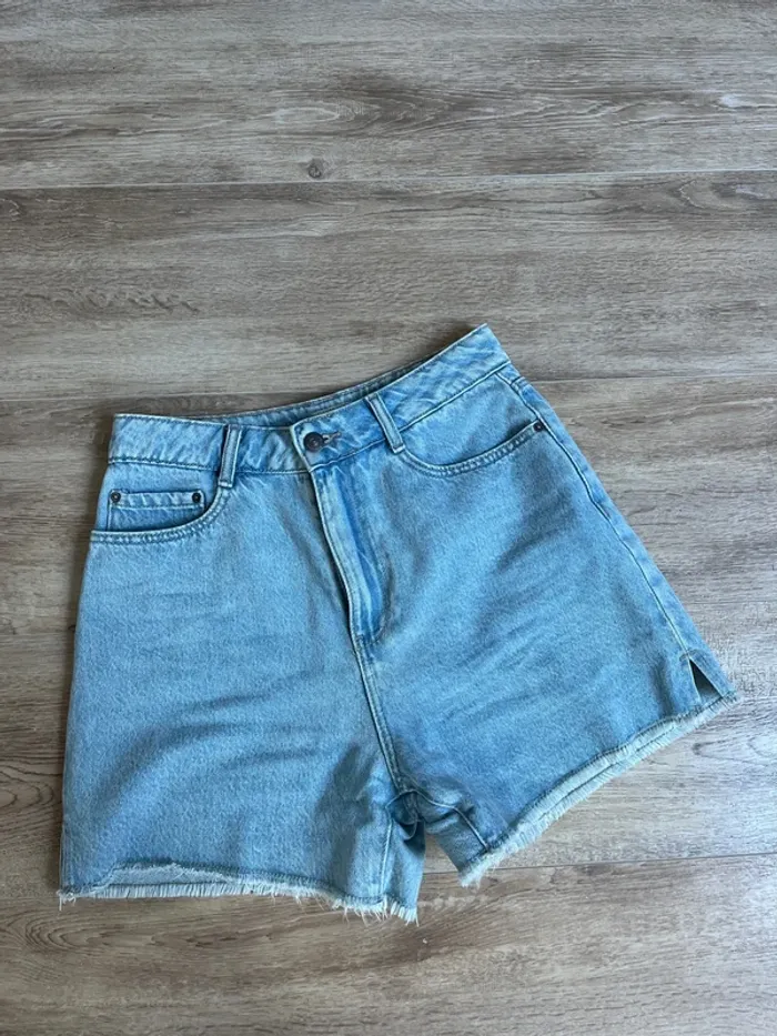 Short jeans
