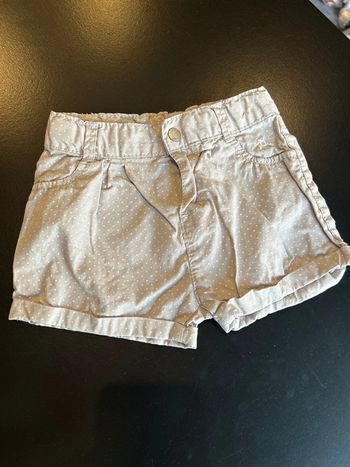 Short gris à pois blanc