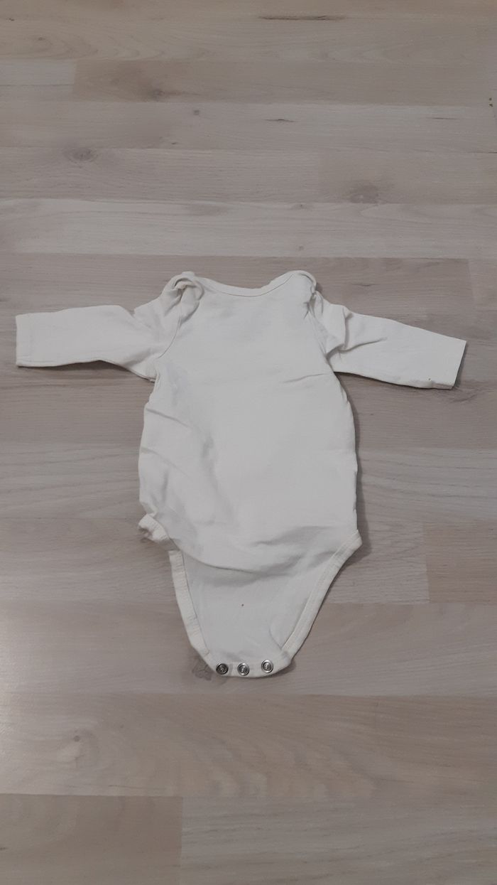 Body tao 1 mois - photo numéro 2