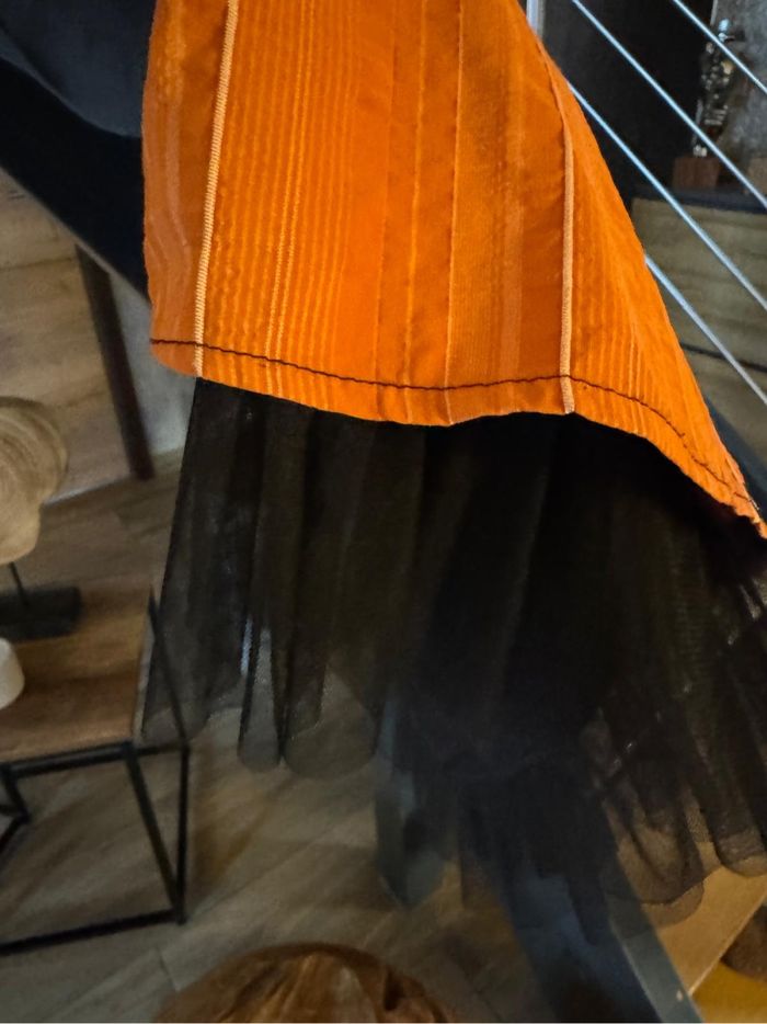Robe orange et noire - photo numéro 2