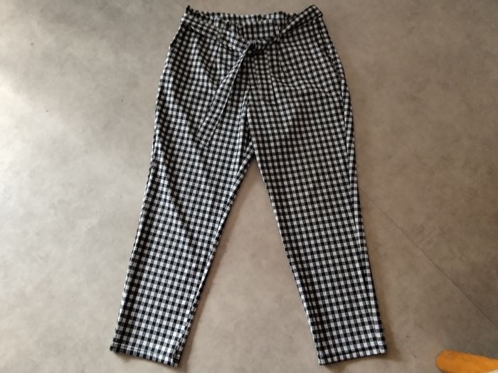 Pantalon a carreaux noir et blanc Kiabi  t46