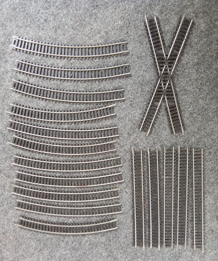 Lot de 17 rails en métal pour train électrique, courbe, droite, croisement - photo numéro 1