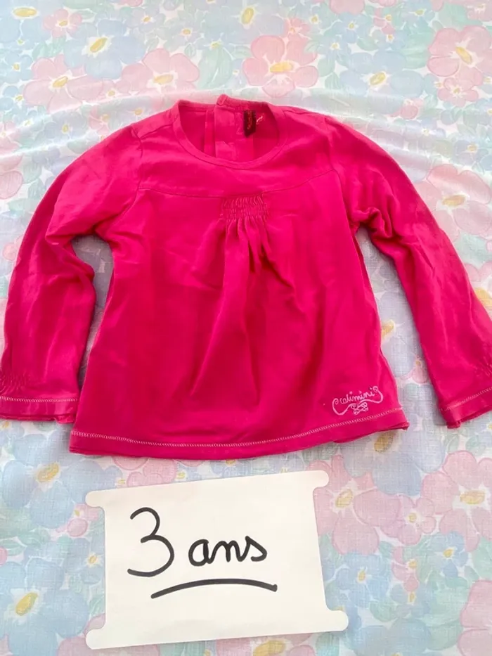 Très beau haut teeshirt manches longues 3 ans