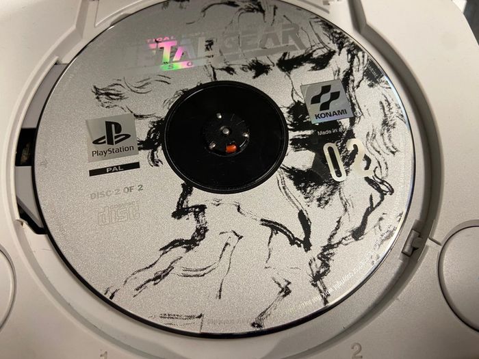 Cd 2 seul jeu metal gear solid ps1