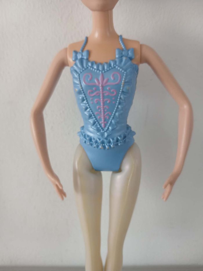 Poupée Barbie Danseuse Étoile - Mattel 2011 - photo numéro 2
