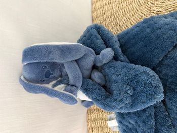 Doudou couverture lapin bleu blanc Lapidou Nattou