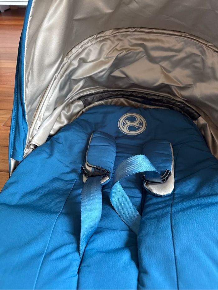 Assise priam 4 mountain  blue bleu  cybex jamais utilisé - photo numéro 3