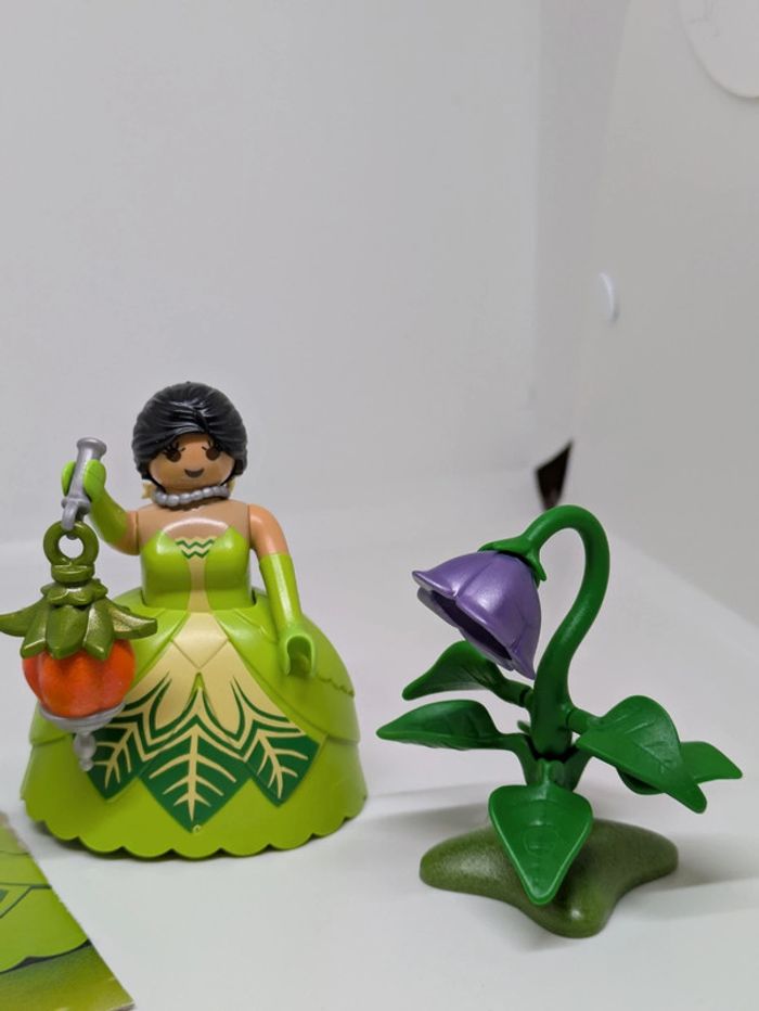 Playmobil Special Plus - Princesse des Fleurs - Lanterne et Fleur Violette - photo numéro 2