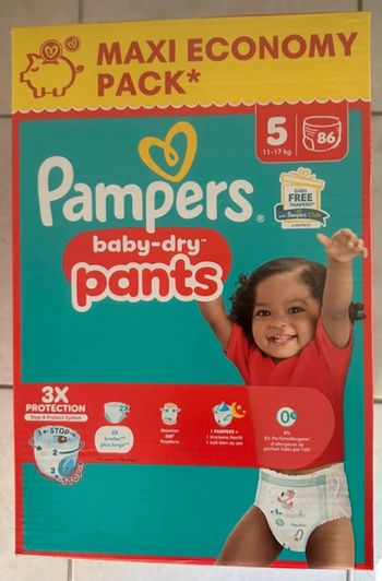Lot de 86 couches culottes pants Pampers 11-17kg
