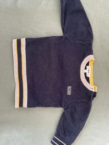 Pull bébé Hugo Boss bleu marine – 6 mois – Très bon état